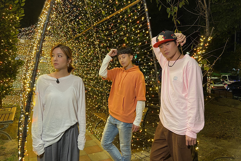 【車勢星聞】快訊!莎莎(左)因健康因素暫別《食尚玩家》。(圖:TVBS提供)
