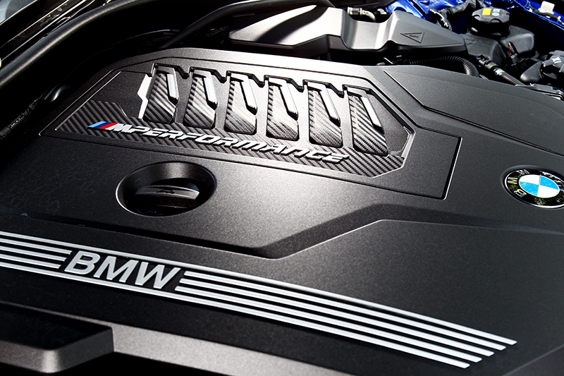 3.0升直六引擎不僅有著374hp/51kgm性能,同時也有48V輕油電帶來出色油耗。