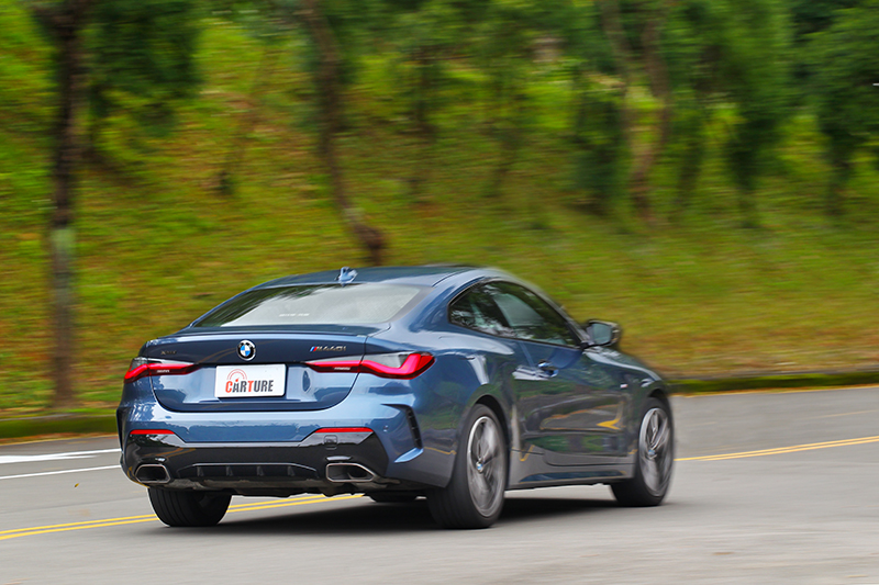 M440i xDrive絕大多數時彎中動態是緊貼路面。