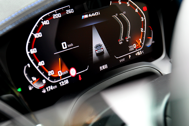 12.3吋數位儀表建構數位科技氛圍。