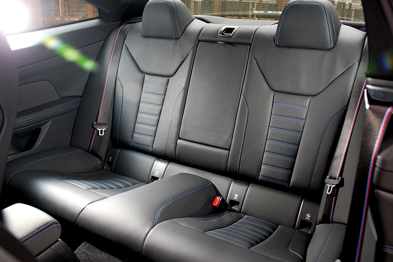 M440i xDrive擁有2851mm軸距,但多數時後座不太會有人。