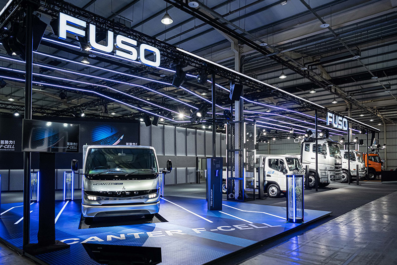 Fuso總代理台灣戴姆勒亞洲商車(DTAT)參與2021 商業車博覽會,重量級明星產品同台展演,FUSO eCANTER F-CELL氫燃料商用概念車及與日本國士館大學合作開發的救援車Athena皆為首次登台亮相,成為本屆商車展中全場焦點!