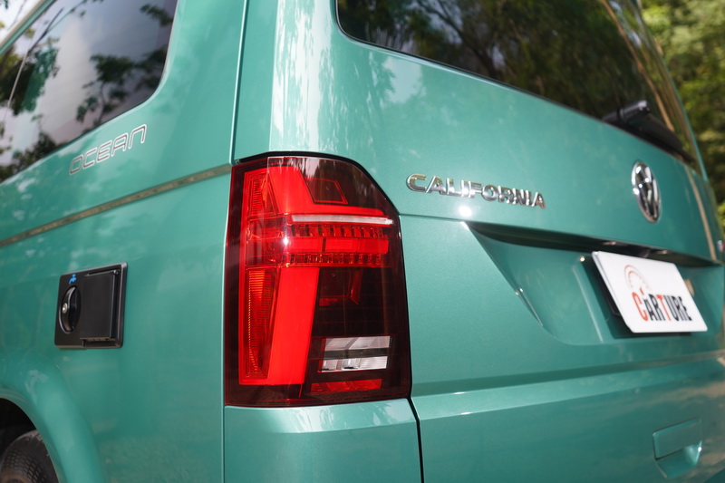 尾燈在原有的輪廓下修改了內部的LED導光條造型,讓較為樸實的尾部線條增添不少現代感