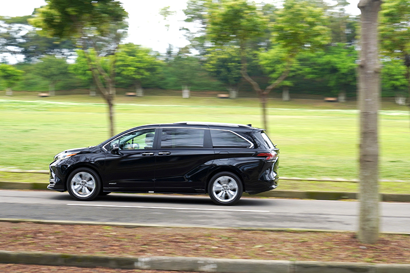 新Sienna也同樣採用TNGA概念平台開發,因此在操控性上有相當明顯的進步。