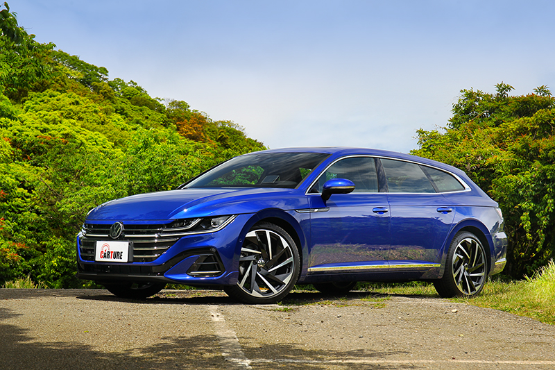 獵跑身形與R-Line外觀套件散發出性能氣勢。