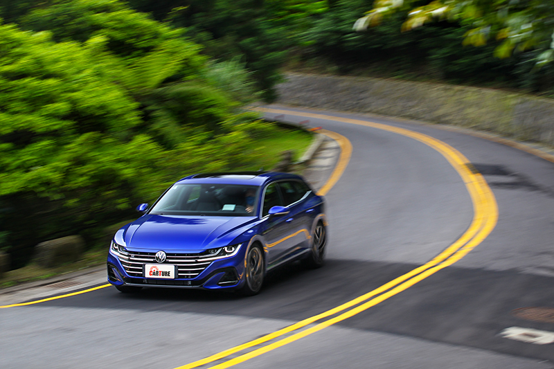 4 Motion四輪驅動系統讓車輛在彎中有著穩定的循跡性。