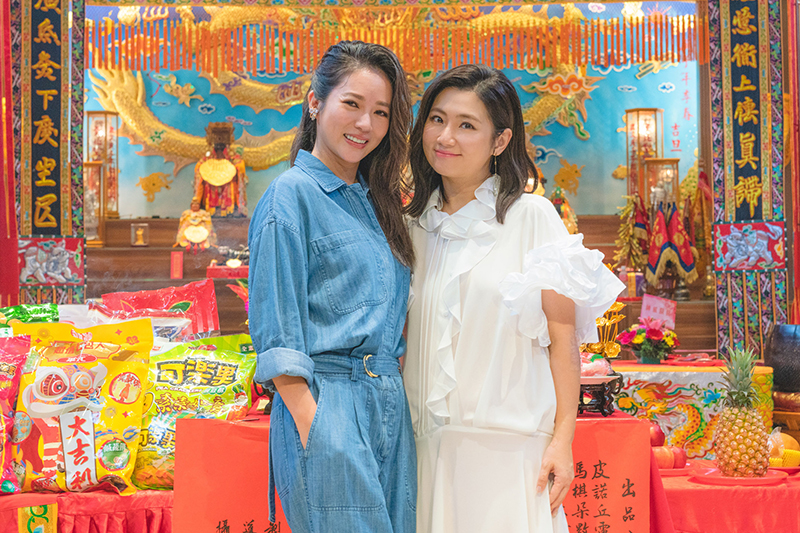 【車勢星聞】任家萱Selina(右)與高宇蓁在電影《頭七》飾演姐妹。(圖:皮諾丘電影提供)