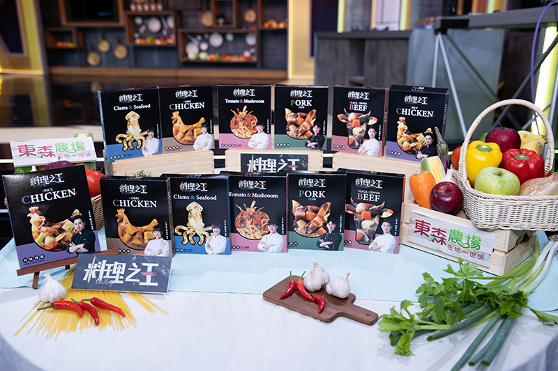 【車勢星聞】東森農場-料理之王聯名料理包共有六種口味,包含黑椒牛柳、和風咖哩雞、精燉豚肉、川味辣雞、義大利麵醬-蛤蜊海鮮、義大利麵醬-蕃茄蘑菇等。(圖:東森提供)