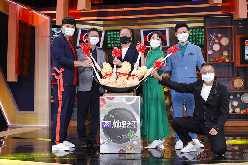 【車勢星聞】《料理之王2》5/14首播,首推六種口味聯名料理包。(圖:東森提供)