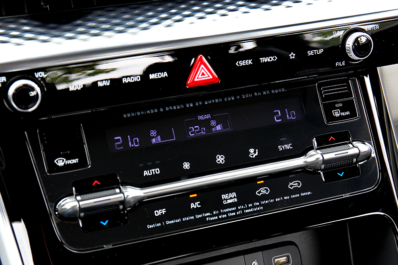 空調介面多數採觸控操作。