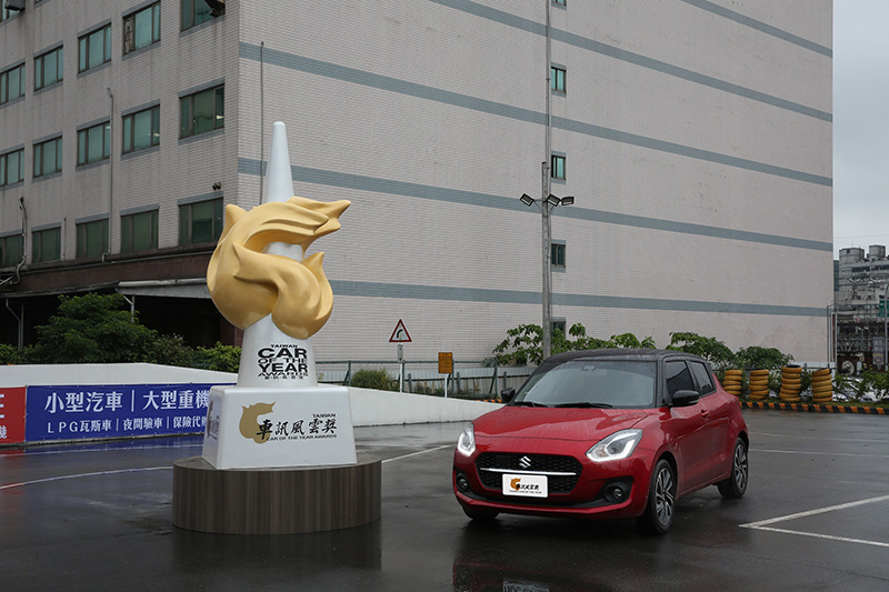 2021最佳進口小型車:Suzuki Swift Hybrid。