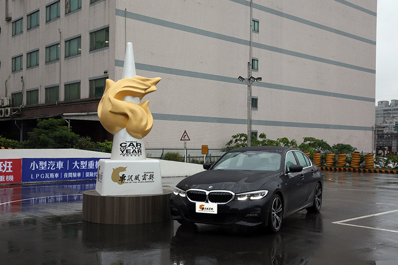 2021最佳進口豪華中型車:BMW 3 Series。