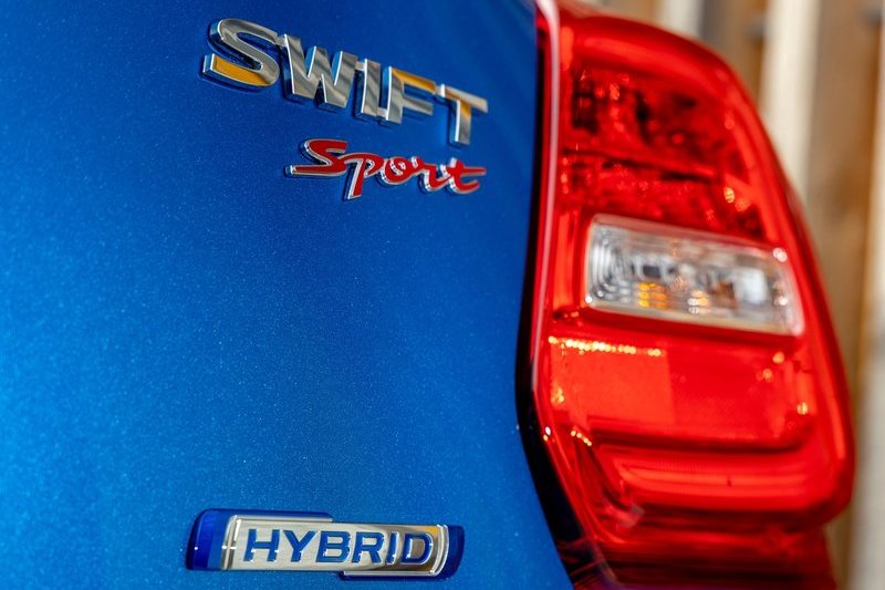 Swift Sport則於2023年緊接亮相。(圖為現行Swift)