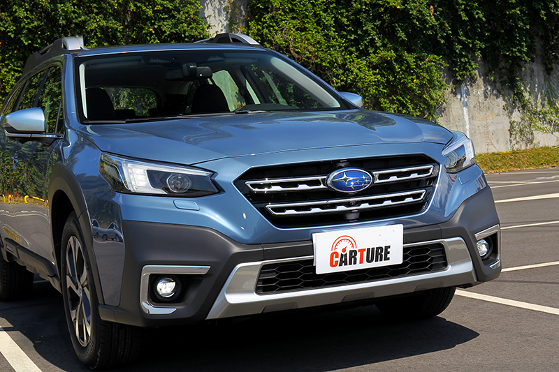 看似沒有大幅改變,但其實保桿、側裙、尾燈等多處都進行修改。