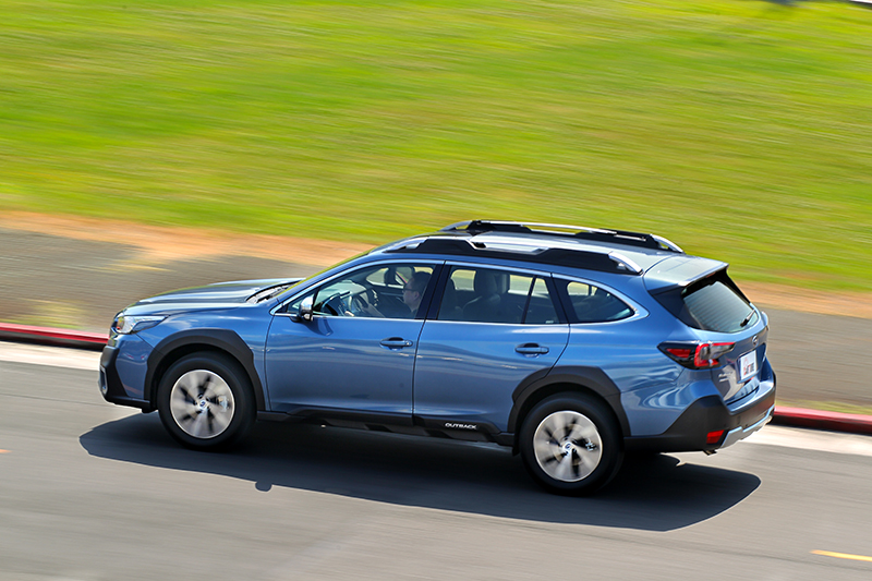 懸吊系統訴求舒適,因此面對不平路面相當有一套。