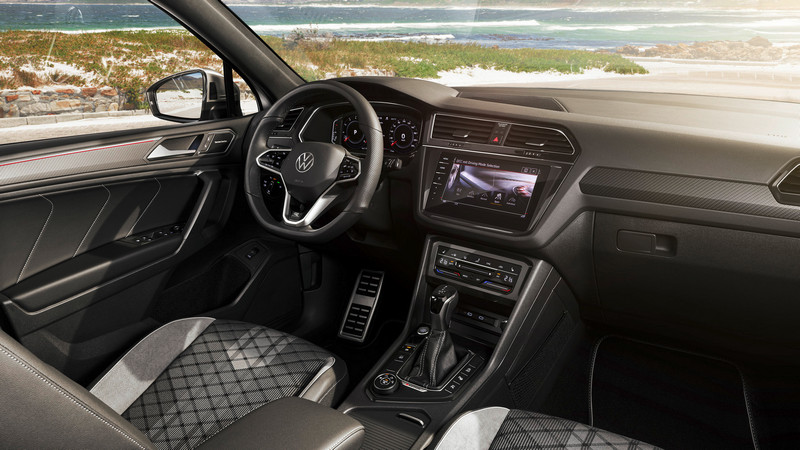 虛擬座艙、MIB 3中控系統與 Apple CarPlay /Android Auto都沒缺席。