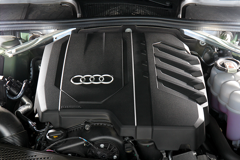 動力由204hp/32.6kgm搭配12V輕油電組成。