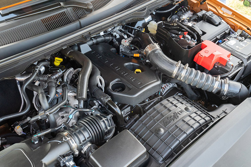 21年式Ford Ranger運動型搭載2.0L直列四缸Bi-Turbo柴油雙渦輪增壓引擎,擁有同級最佳213ps/51.0kg-m 強悍動力,結合SelectShiftTM十速手自排的最強悍組合。