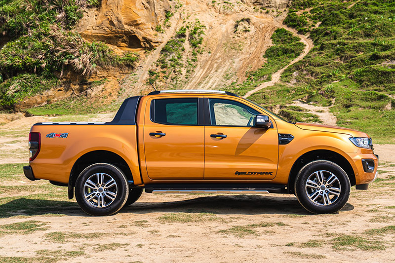 21年式Ford Ranger運動型新增後座隱私玻璃,增添使用便利性與質感。