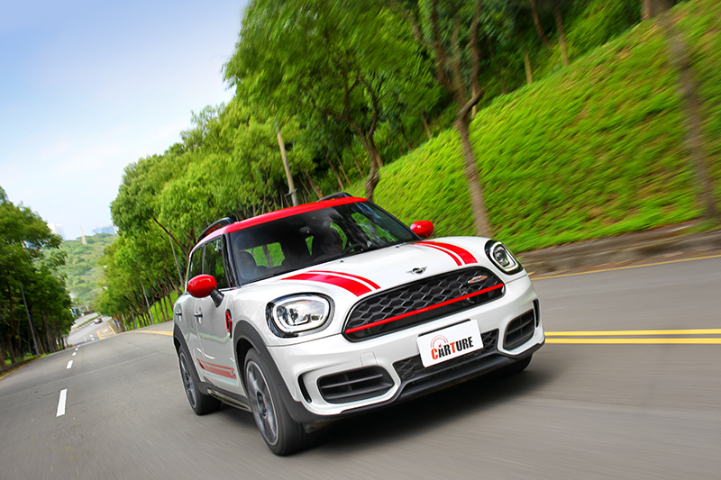 動力數據雖非頂尖,但Mini JCW Countryman ALL4加速自起步開始就讓人興奮。