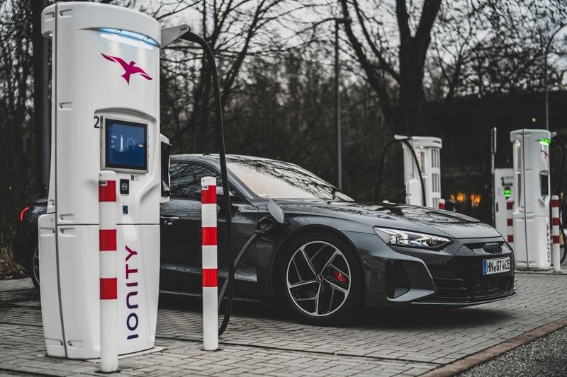 另有消息屆時還會有A4 e-tron電動車,同時也會有RS車型。