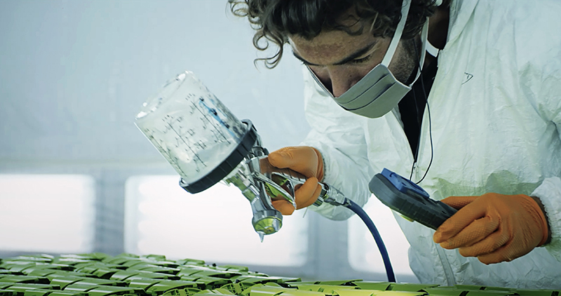 塗裝是由Lamborghini烤漆師傅施工完成。