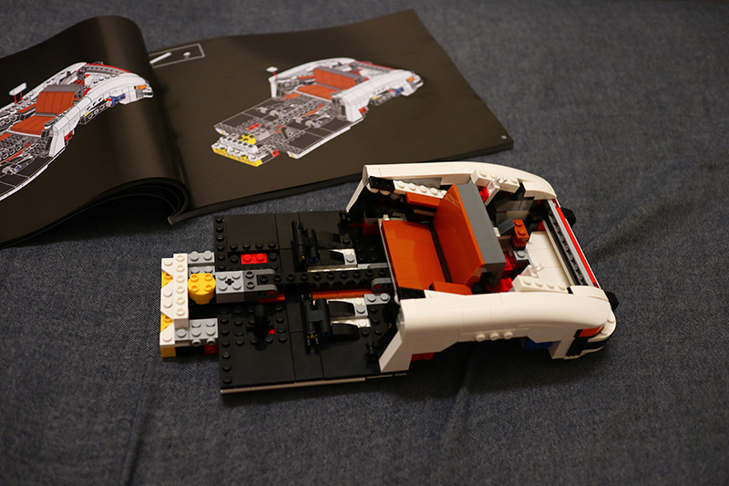 第三包零件袋拼裝完成!後半車體雛形已經大致呈現,成就感也開始油然而生。