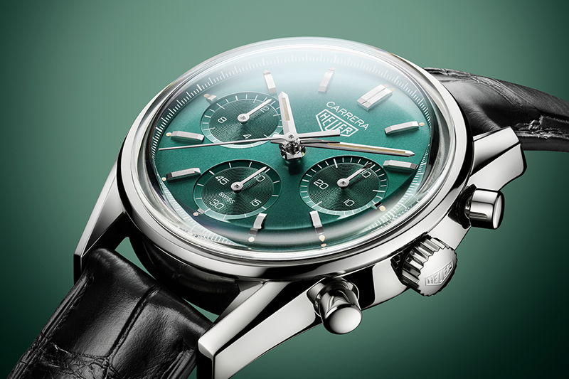 TAG Heuer泰格豪雅Carrera 綠面限量自動計時腕錶, 參考編號CBK221F.FC6479,建議售價218,700。(圖:品牌提供)