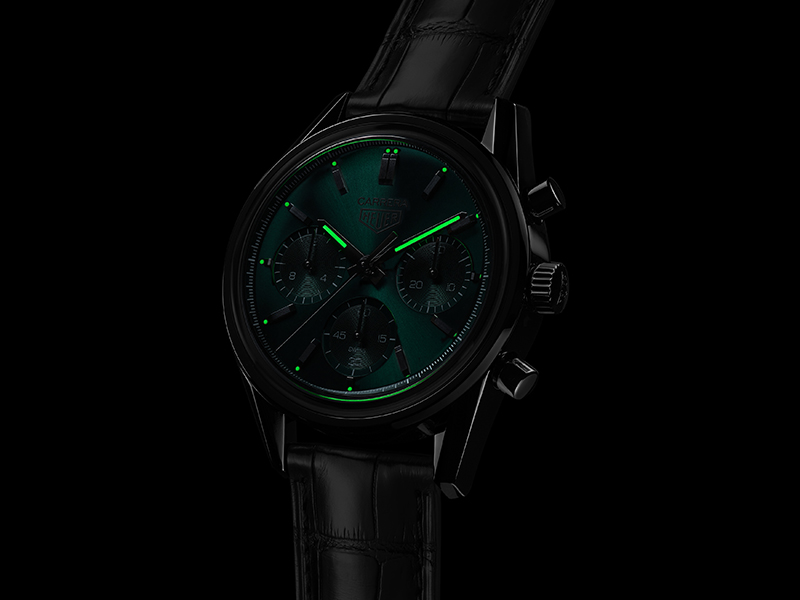 TAG Heuer泰格豪雅Carrera 綠面限量自動計時腕錶, 參考編號CBK221F.FC6479, 建議售價NT$ 218,700。(圖:品牌提供)