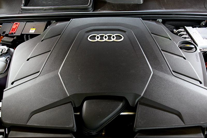 340hp/51kgm動力輸出完全消弭超過2噸車重的笨重感。