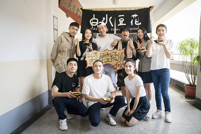 【車勢星聞】《我吃了那男孩一整年的早餐》演員群。(圖:華映娛樂提供)