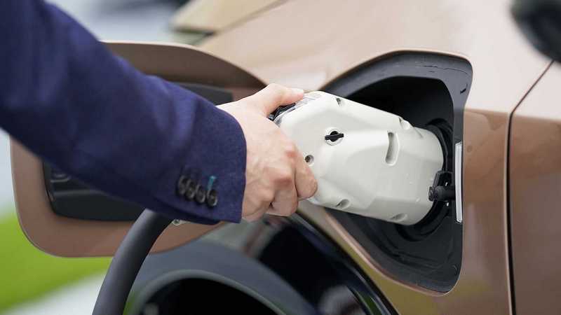 有報導加拿大2035年除禁燃油銷售。甚至只能銷售零排放車型。