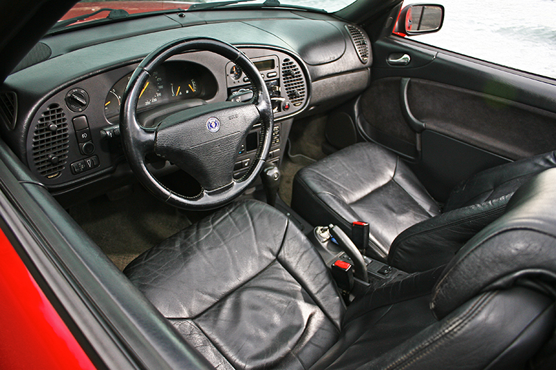 後期少開座艙經常霉絲滿佈,久久就得開出來摘香菇曬太陽。