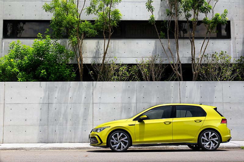 C柱依舊保有經典設計,更流線身形讓風阻係數達到0.275Cd。