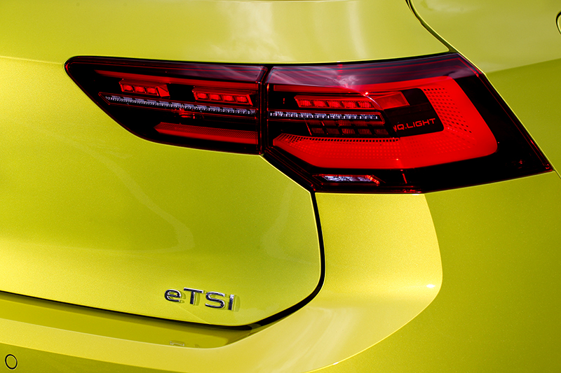 尾燈也是IQ.Light,動態方向燈提升辨識與視覺效果。