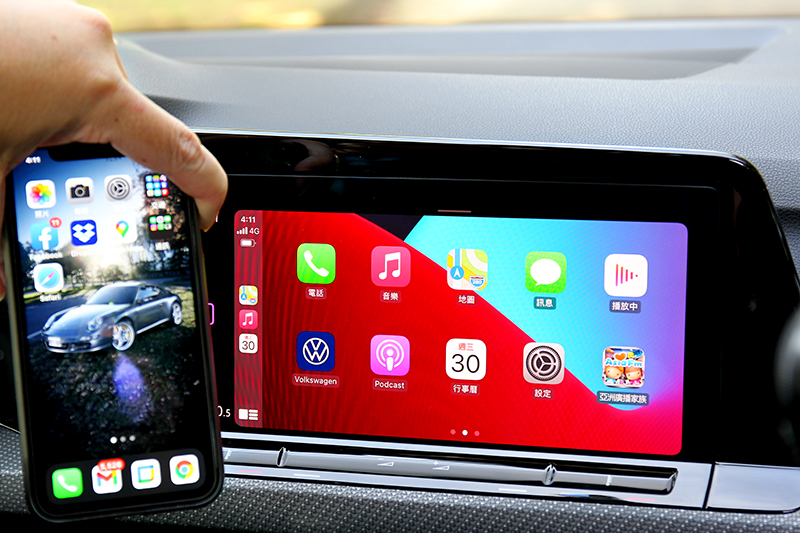 支援無線Apple CarPlay與無線Android Auto及無線充電。