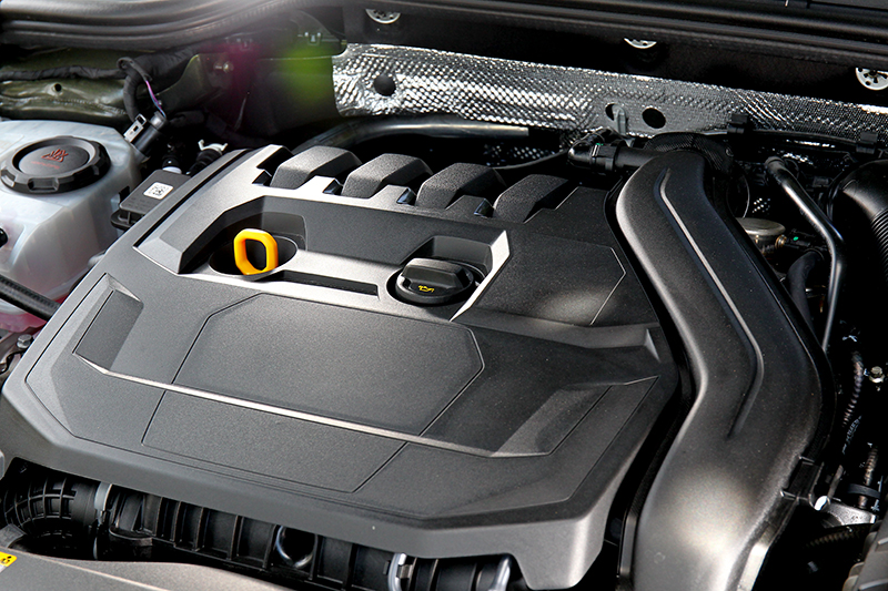 1.5升引擎雖維持150hp/25.5kgm輸出,但48V與汽缸休止讓油耗擁有18.5km/L表現。