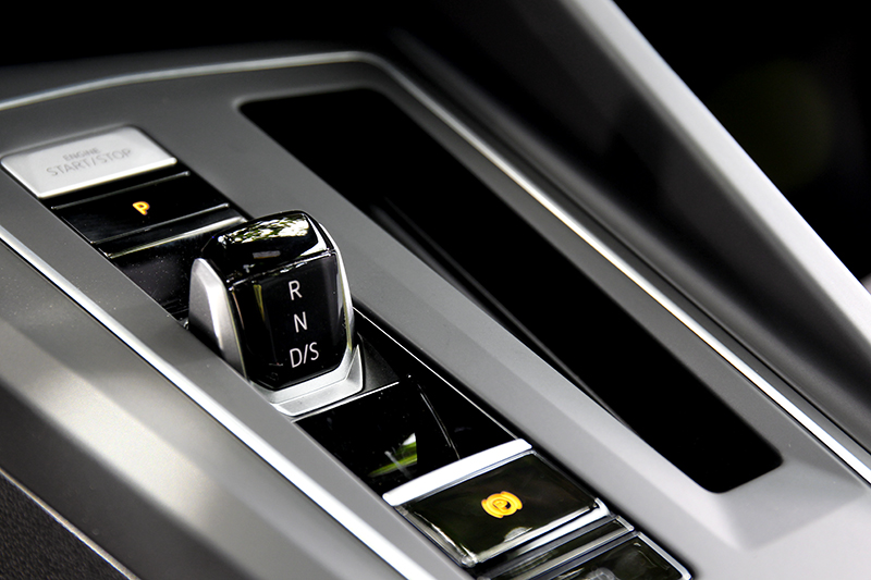 排檔桿改為線傳式設計,大幅提升座艙空間感。