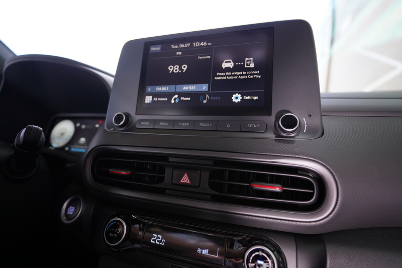 中控部分僅在螢幕邊框造型有所調整,不是期待的那組10.25吋觸控款式