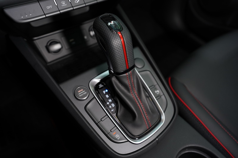 排檔座造型基本上未變動,不過原本的座椅通風/加熱以及方向盤加熱功能已被取消