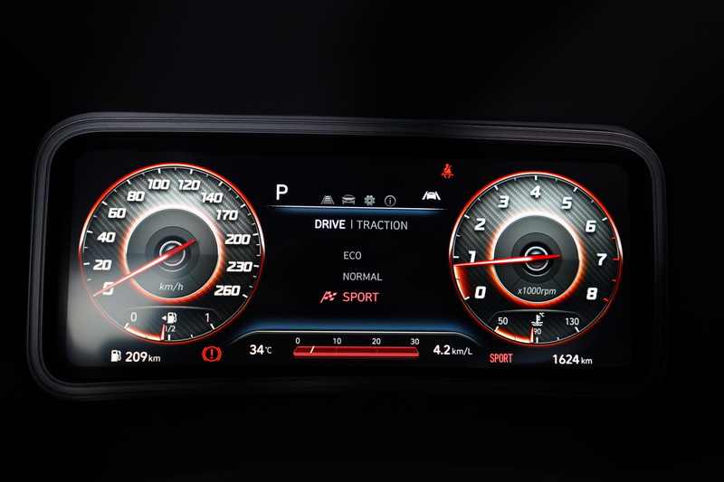 駕駛模式設定在Sport狀態下,油門與變速箱反應變得更為激進