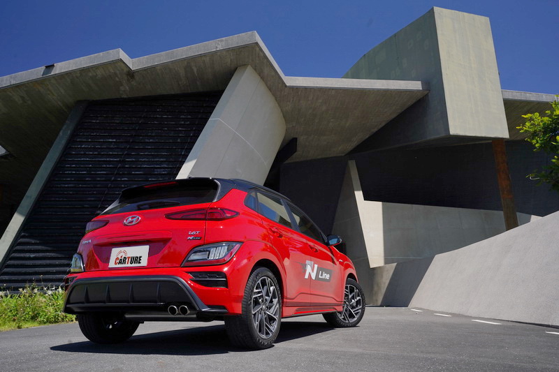 百萬元內要買到一部具備外型、動力、操控、配備、安全的全方位跨界小休旅,我想Kona應該是你的唯一解!