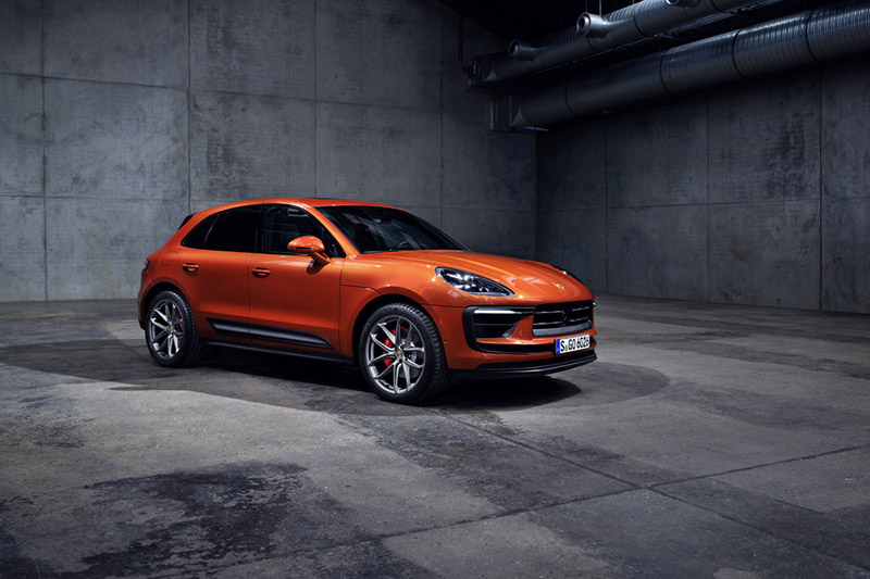 Macan S亦改搭載2.9升雙渦輪增壓六缸引擎,動力輸出比前代高出26 PS (20 kW ),達到380 PS (280 kW )。