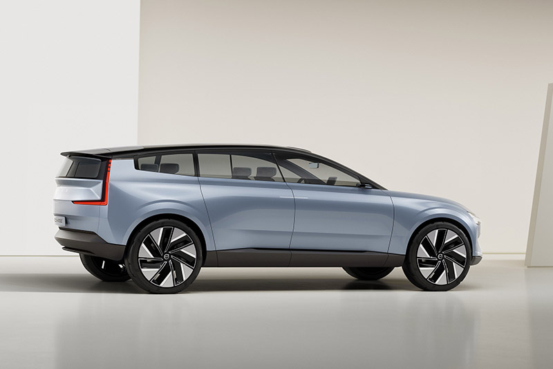 Concept Recharge電動概念車被視為新世代XC90。