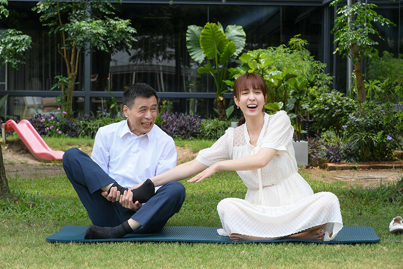 【車勢星聞】《三隻小豬的逆襲》李天柱面對阿茲罕默症,魏蔓戲外也落淚。(圖:三立提供)