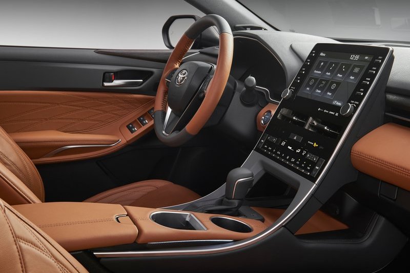 Avalon是Toyota旗下最豪華的房車,座艙當然也高質感的鋪陳。