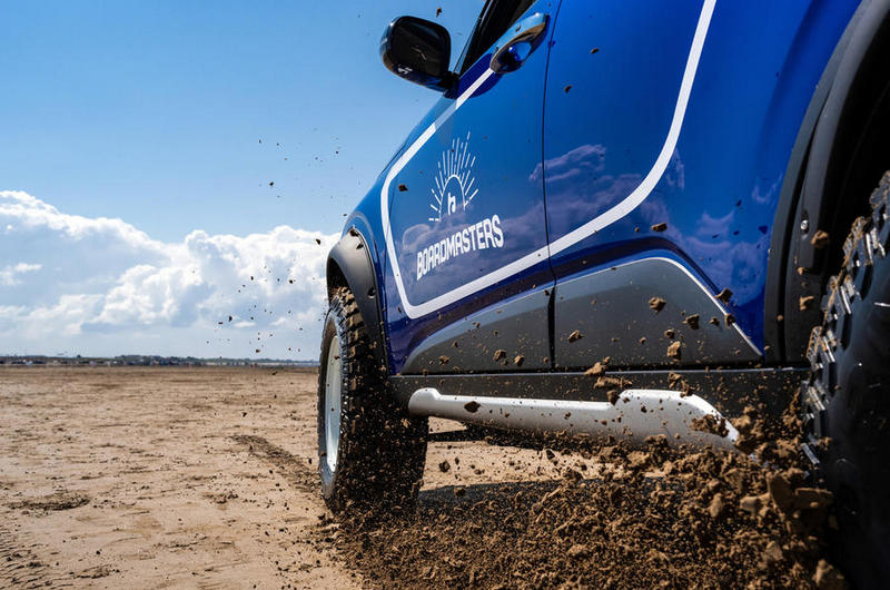 Soul EV Boardmasters Edition配置沙地輪胎，離地高度也增加至前310mm後320mm。