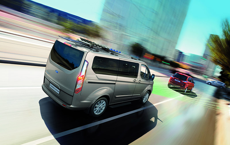 Ford Tourneo Custom福特旅行家導入Ford Co-Pilot360TM Technology全方位智駕領航科技,守護每一趟精采旅程。
