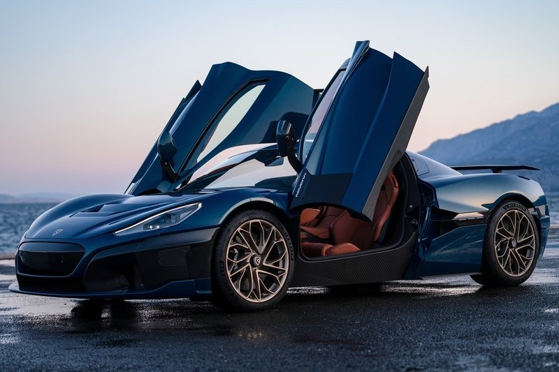 Nevera擁有絕佳的空氣力學表現,但吸引人的還是它的動力性能。