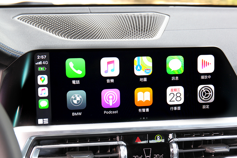 除了無線充電也具備無線Apple CarPlay/Android Auto。
